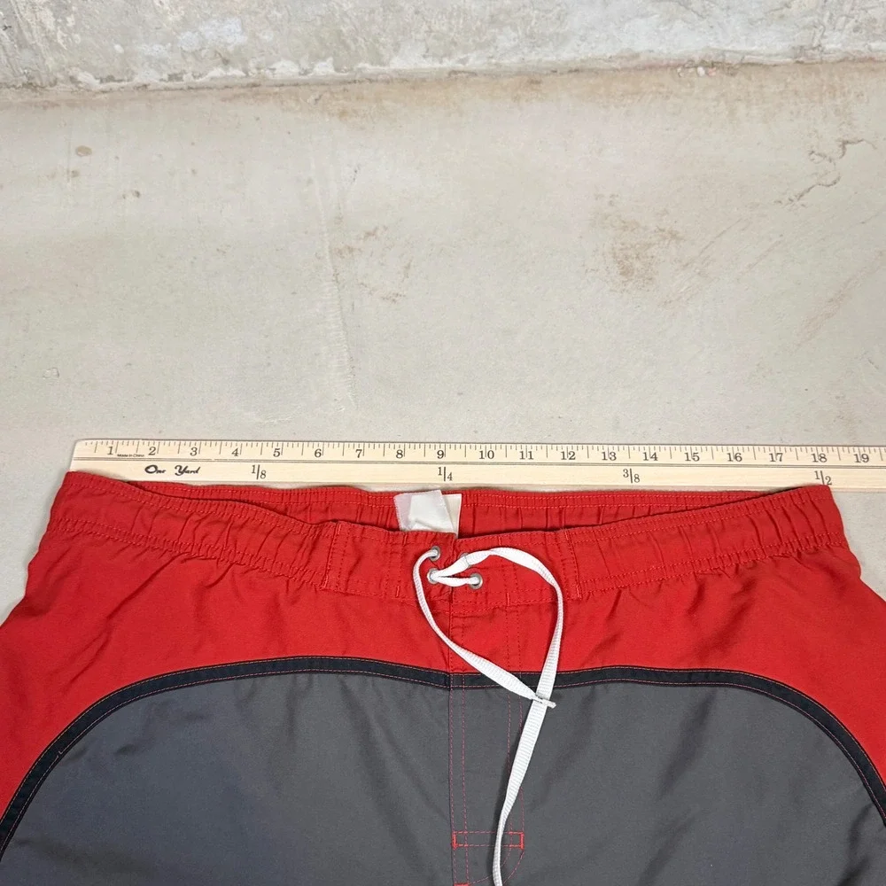 Nike Mens Swim Trunks Grey Red‎ Colorblock Board Shorts Mesh Lined Size XL